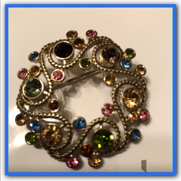🌹Vintage brooch with stones🌹 - Picture 1 of 3